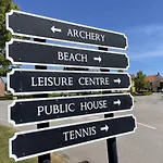 Holiday home Britannia House - Seaview And Balcony - Part Of The The Bay Village With Pool, Gym And Direct Access, Pub, Restaurant, Tennis And Meadows Walks *