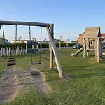 Holiday home Britannia House - Seaview And Balcony - Part Of The The Bay Village With Pool, Gym And Direct Access, Pub, Restaurant, Tennis And Meadows Walks Filey