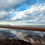 Britannia House - Seaview And Balcony - Part Of The The Bay Village With Pool, Gym And Direct Access, Pub, Restaurant, Tennis And Meadows Walks Holiday home *