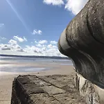 Holiday home Britannia House - Seaview And Balcony - Part Of The The Bay Village With Pool, Gym And Direct Access, Pub, Restaurant, Tennis And Meadows Walks Filey