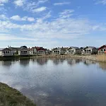 Britannia House - Seaview And Balcony - Part Of The The Bay Village With Pool, Gym And Direct Access, Pub, Restaurant, Tennis And Meadows Walks Feriehus *