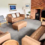 Britannia House - Seaview And Balcony - Part Of The The Bay Village With Pool, Gym And Direct Access, Pub, Restaurant, Tennis And Meadows Walks