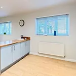 Feriehus Britannia House - Seaview And Balcony - Part Of The The Bay Village With Pool, Gym And Direct Access, Pub, Restaurant, Tennis And Meadows Walks *