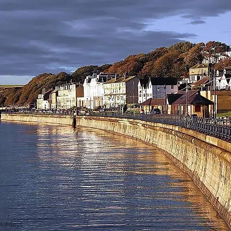 Britannia House - Seaview And Balcony - Part Of The The Bay Village With Pool, Gym And Direct Access, Pub, Restaurant, Tennis And Meadows Walks Dom wakacyjny *