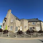 Britannia House - Seaview And Balcony - Part Of The The Bay Village With Pool, Gym And Direct Access, Pub, Restaurant, Tennis And Meadows Walks *