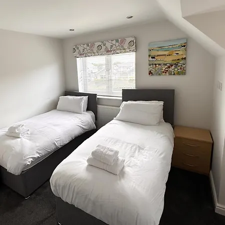 Britannia House * Filey